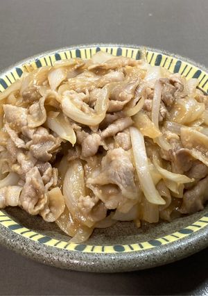豚バラ肉と玉ねぎの万能ソース炒め-レシピのメイン写真