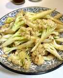 カリフラワーの強火炒め(爆炒花菜)