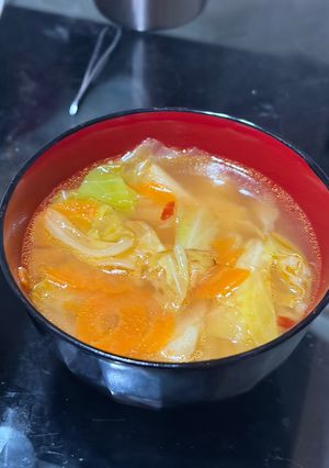 簡単！余り野菜でピリ辛味噌キャベツスープ-レシピのメイン写真