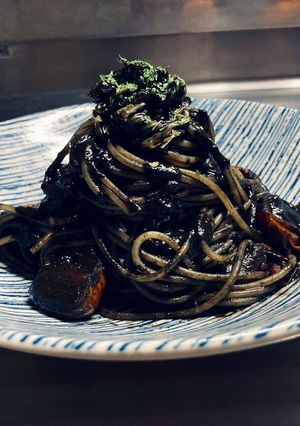ミニトマトとキャベツのイカスミパスタ-レシピのメイン写真