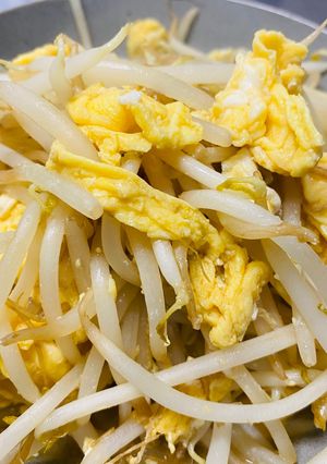 簡単節約おかずの定番もやしと卵の炒め物-レシピのメイン写真