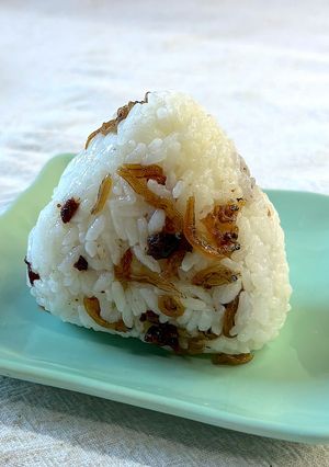 シンプルに✨ちりめん山椒のおにぎり🍙-レシピのメイン写真