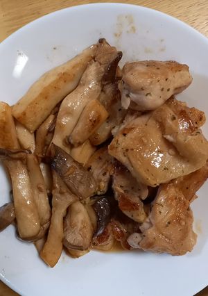 鶏肉とエリンギで、ニンニクバター炒め❗-レシピのメイン写真