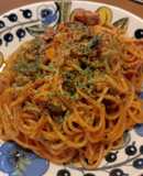 サバ水煮缶とトマトジュースのパスタ