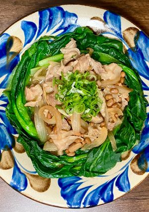 豚バラ肉と小松菜と椎茸と納豆の味噌炒め-レシピのメイン写真