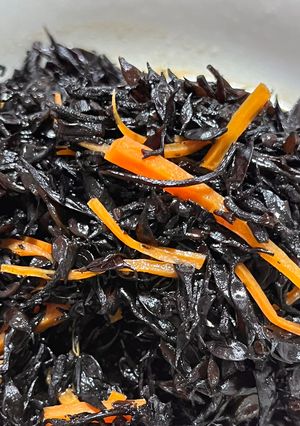 人参だけのひじきの煮物-レシピのメイン写真