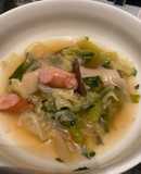 冷蔵庫に残ってる材料で食べる野菜スープ