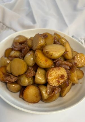新じゃがと豚バラの甘辛煮(朝ご飯にも◎)-レシピのメイン写真