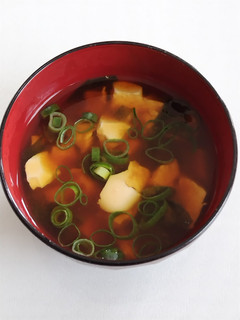 豆腐とワカメとネギの味噌汁-レシピのメイン写真