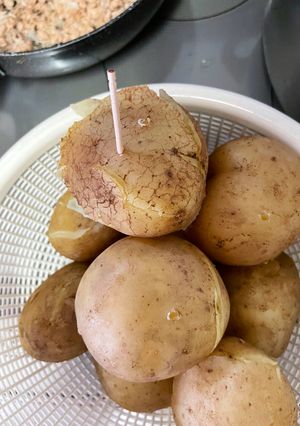 じゃがいも茹でたら爪楊枝刺せば熱くないよ-レシピのメイン写真