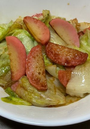 簡単！かまぼことレタスの醤油バター炒め♪-レシピのメイン写真