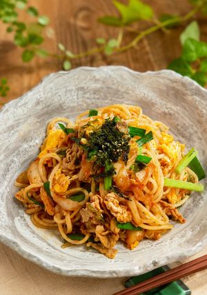 細麺だから具材と絡む！豚肉とニラのひやむぎ炒め-レシピのメイン写真