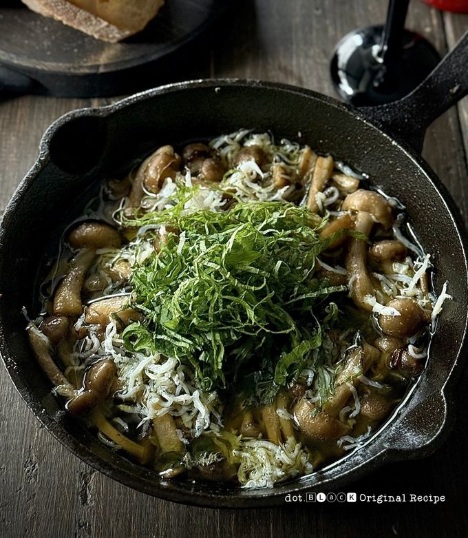 手軽な和食材で作る！きのこのアヒージョ-レシピのメイン写真