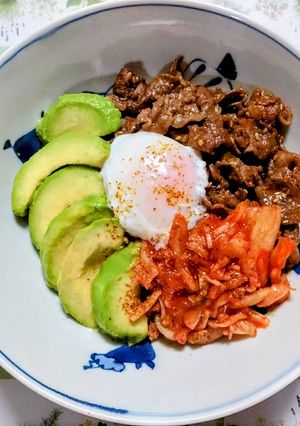 アボカドナムルと温泉卵のビビンバ丼！簡単ランチ-レシピのメイン写真