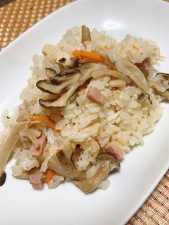 キノコたちとベーコンの炊き込み御飯-レシピのメイン写真