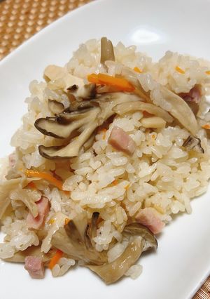 キノコたちとベーコンの炊き込み御飯-レシピのメイン写真