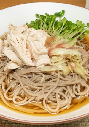 鶏とかいわれの冷たいお蕎麦-レシピのメイン写真