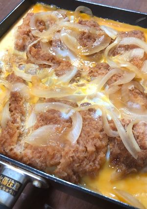 🔰ご飯が止まらない！とろ〜り豚カツロースの卵とじ-レシピのメイン写真