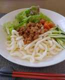 サニーレタスでさっぱり　ジャージャー麺
