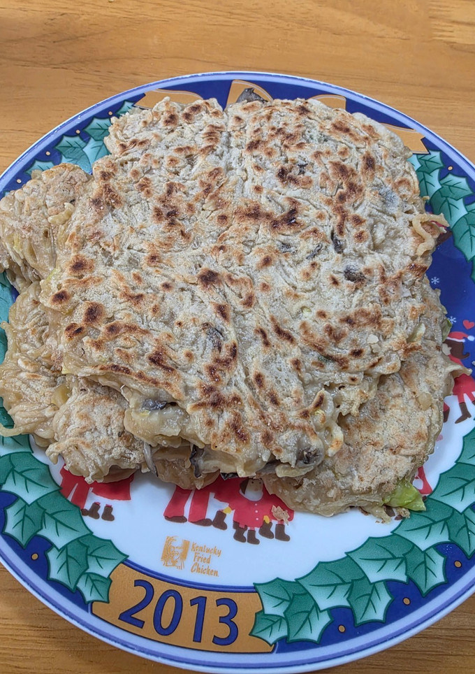 のびた麺をリメイク！簡単お好み焼き風!-レシピのメイン写真
