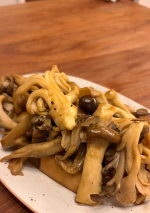 簡単!きのこのバターしょうゆ炒め-レシピのメイン写真