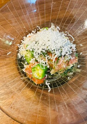 サーモン、おくら、和香草の即席マリネ-レシピのメイン写真