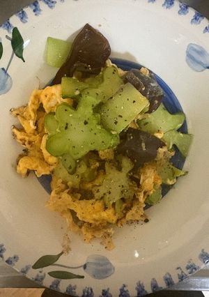ブロッコリーの芯と卵とキクラゲの中華炒め-レシピのメイン写真