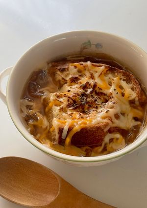 冬はやっぱり！オニオングラタンスープ-レシピのメイン写真