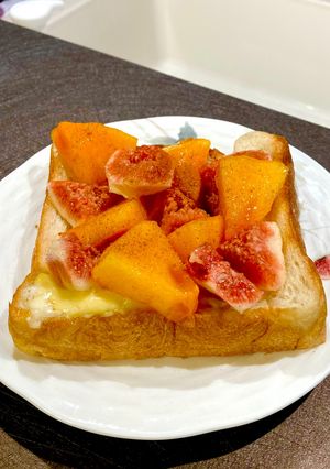 柿といちじくの盛り盛りトースト-レシピのメイン写真