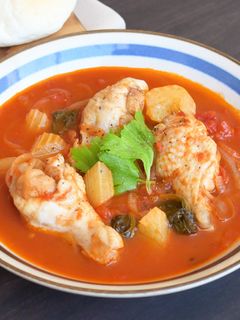 セロリと手羽元のトマトスープ-レシピのメイン写真