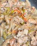 ごぼうと豚バラの生姜醤油炒め