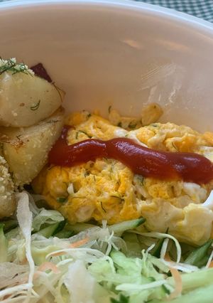 ハーブバターのスクランブルエッグ-レシピのメイン写真