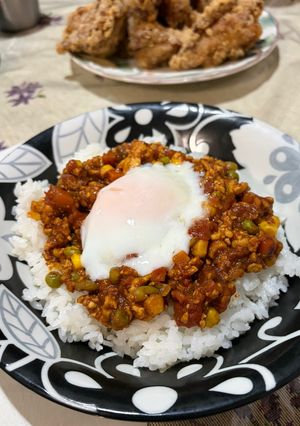 簡単20分。温玉付、トマトドライカレー-レシピのメイン写真