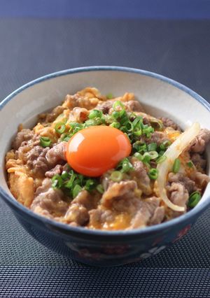 吉野家の秋限定！　月見牛とじ丼♪-レシピのメイン写真