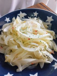 新玉ねぎのペペロンチーノ風炒め♪-レシピのメイン写真