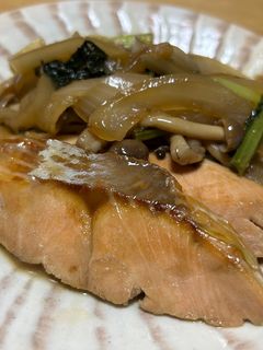 鮭と小松菜のバター醤油炒め-レシピのメイン写真