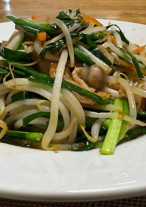 ご飯がススム！肉ニラもやし炒め♫-レシピのメイン写真