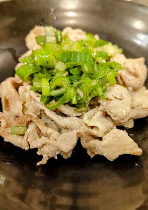 簡単！豚もも肉のねぎ塩タレトッピング！-レシピのメイン写真