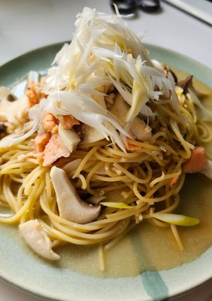秋の夕飯！エリンギと秋鮭の和風醤油パスタ-レシピのメイン写真