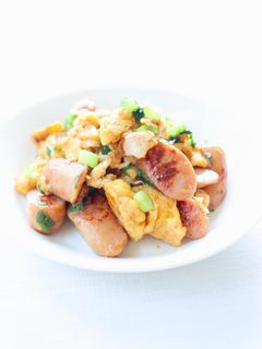 サッと簡単【ソーセージ卵のオイスター炒め-レシピのメイン写真