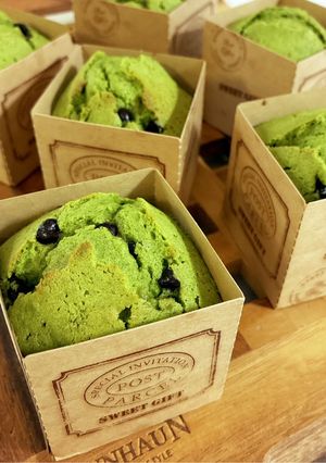 マーガリンでお手軽♪チョコチップ入り抹茶マフィン-レシピのメイン写真