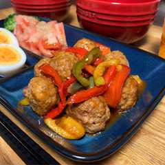 รูปของ 【冷凍肉団子パプリカの甘酢炒め】ホットクック調理