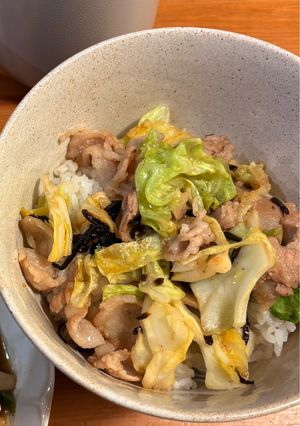 【簡単！】キャベツと塩昆布の旨豚丼-レシピのメイン写真