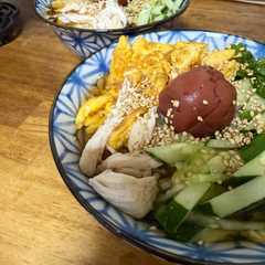 A picture of 卵ときゅうりの梅ごま冷製茶漬け.
