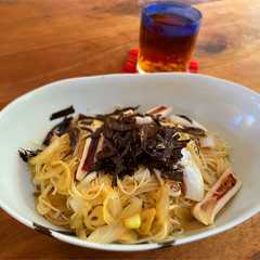 รูปของ 柚子ごしょうとイカの焼きそうめん