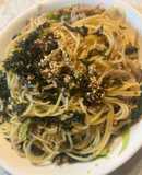 ひき肉ときのこと小松菜の和風パスタ