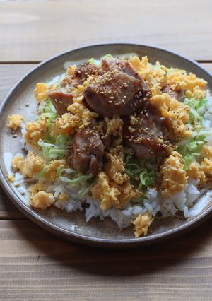 柚子胡椒焼き鳥、炒り卵、春キャベツちらし-レシピのメイン写真