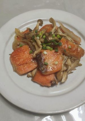 鮭ときのこの味噌バター炒め-レシピのメイン写真