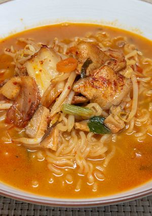 豚キムチ辛ラーメンブラック-レシピのメイン写真
