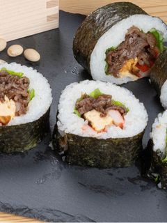 甘辛牛肉のボリューム巻き寿司⭐︎恵方巻-レシピのメイン写真